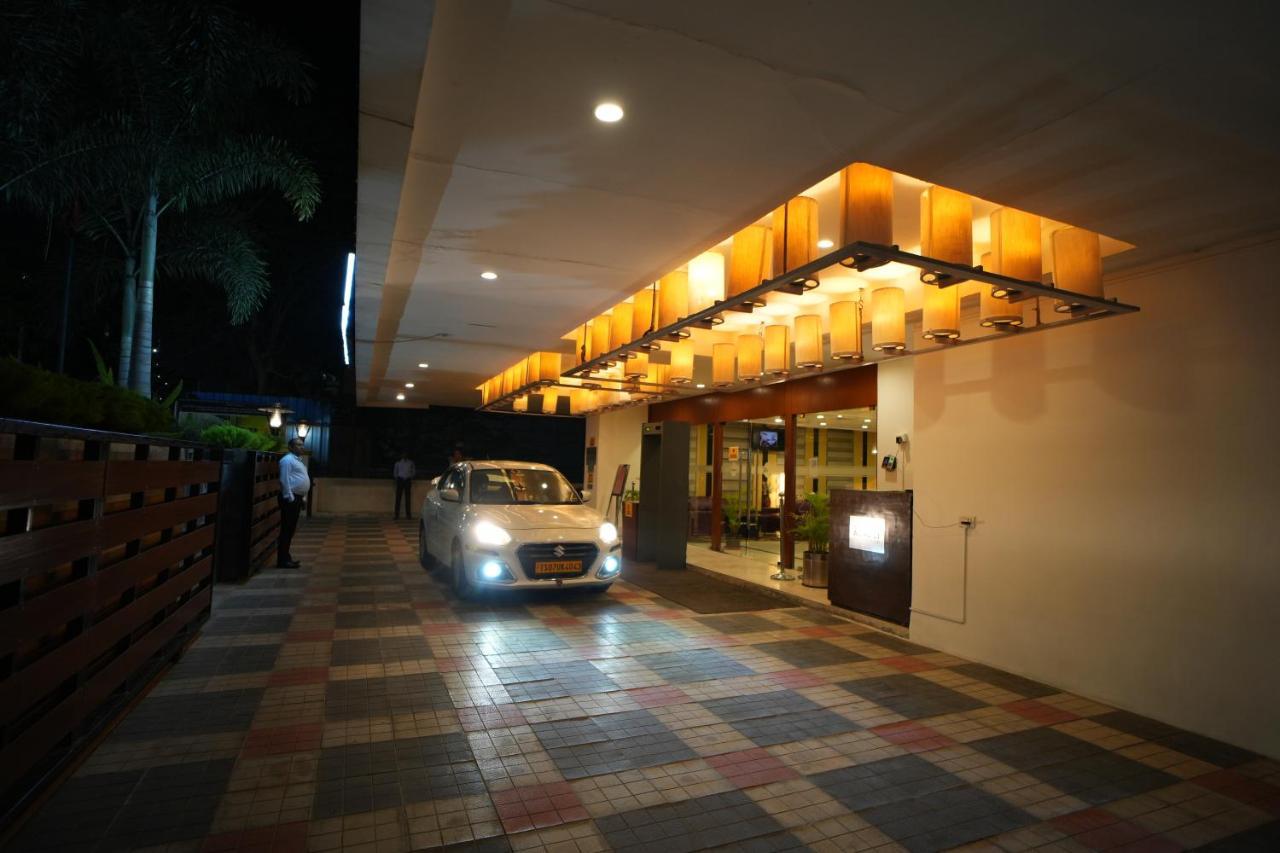 The Altruist Business Hotel Hitech Hajdarábád Exteriér fotografie